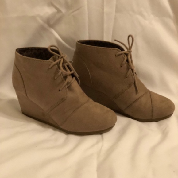 lace up wedge booties outfit